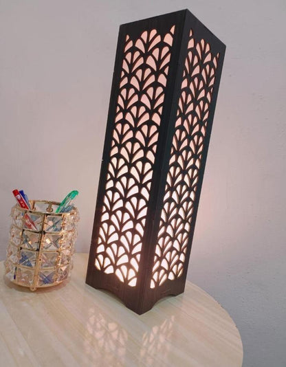 Nordic Repeating Leaf Column Floor Lamp – Matte Black Botanical Sculptural Light