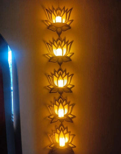 Creative 90-Degree Corner Lotus Floating Shelf – Luxury Crystal & Tea-Light Display Stand